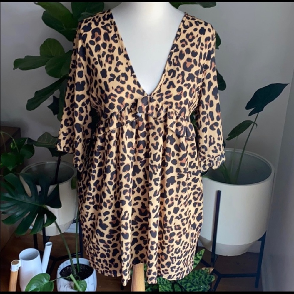 NWT. Leopard w/ruffle mini shift dress